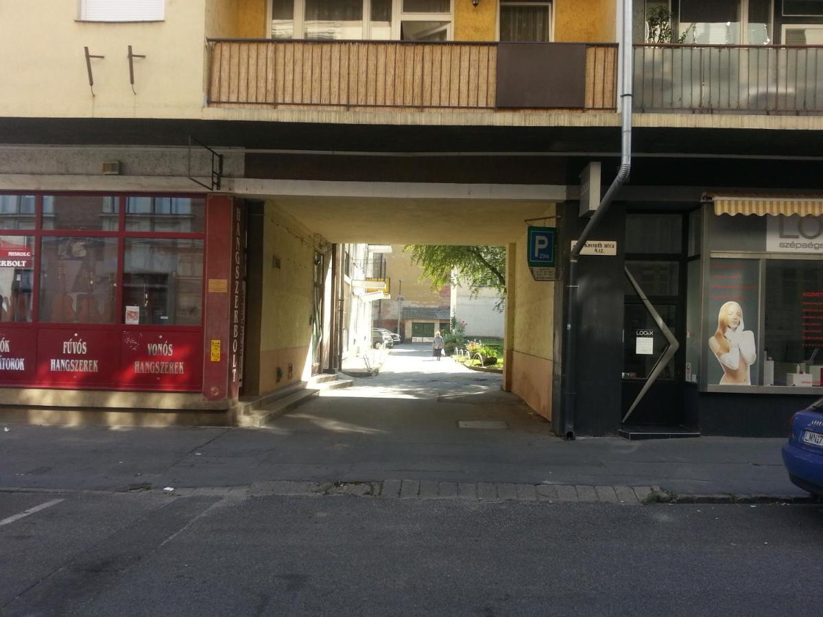 Downtown Apartment Miszkolc Zewnętrze zdjęcie